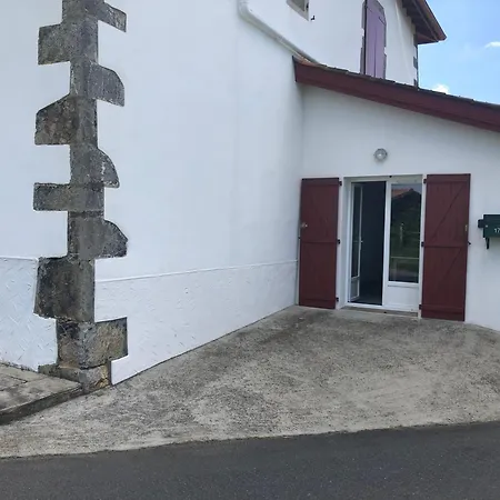 De Caractere Dans Apartment Ayherre