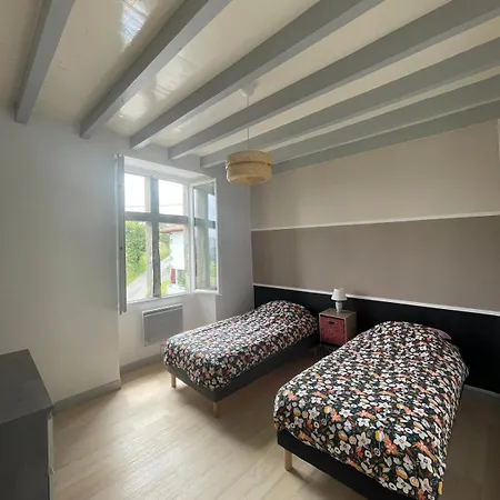 De Caractere Dans * Ayherre