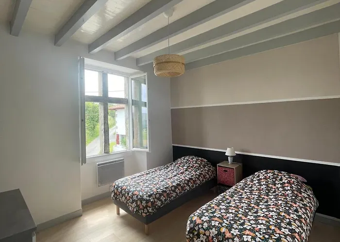 De Caractere Dans * Ayherre